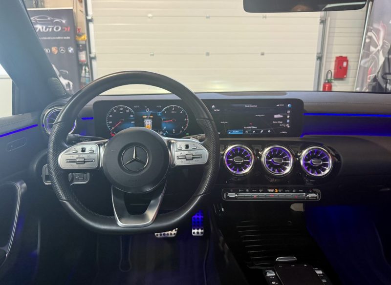 MERCEDES CLASSE A 180 D AMG line TOIT OUVRANT 