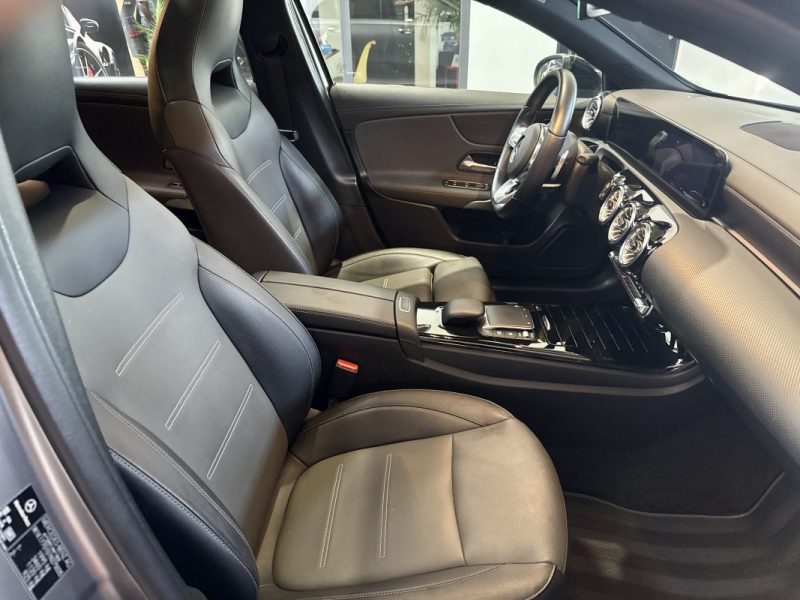 MERCEDES CLASSE A 180 D AMG line TOIT OUVRANT 