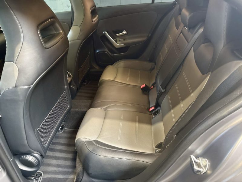 MERCEDES CLASSE A 180 D AMG line TOIT OUVRANT 