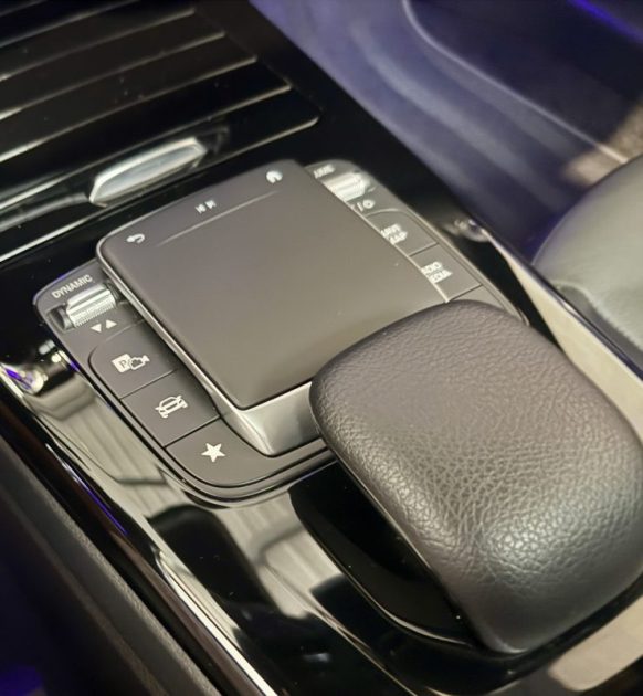 MERCEDES CLASSE A 180 D AMG line TOIT OUVRANT 