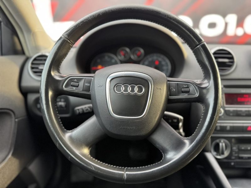 AUDI A3 TDI 105 ATTRACTION S TRONIC 2011