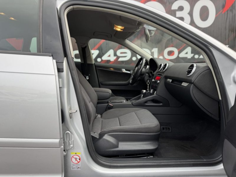 AUDI A3 TDI 105 ATTRACTION S TRONIC 2011