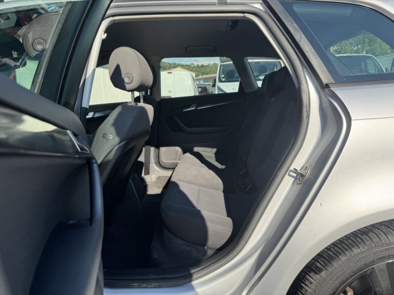 AUDI A3 1.6 TDI 105 ATTRACTION S TRONIC 2011