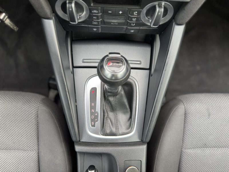 AUDI A3 TDI 105 ATTRACTION S TRONIC 2011