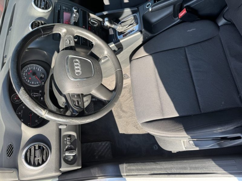 AUDI A3 1.6 TDI 105 ATTRACTION S TRONIC 2011