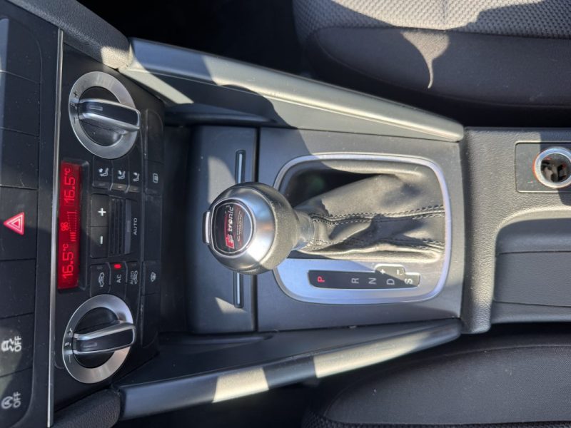 AUDI A3 1.6 TDI 105 ATTRACTION S TRONIC 2011