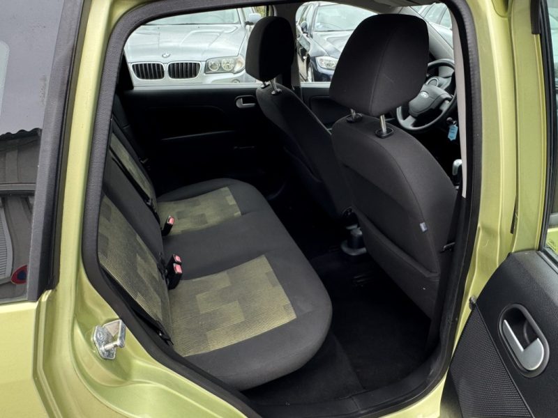 FORD FIESTA 1.3 i PACK AMBIENTE 182000Km