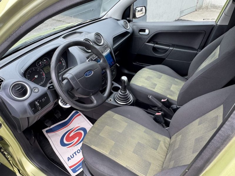 FORD FIESTA 1.3 i PACK AMBIENTE 182000Km