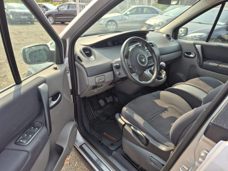 RENAULT Scénic  II CONOUEST  1.9 dCi 130cv