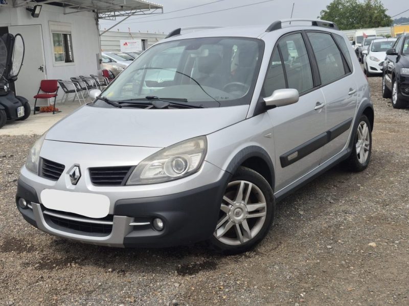 RENAULT Scénic HH-078-WQ - II 1.9 dCi 130cv