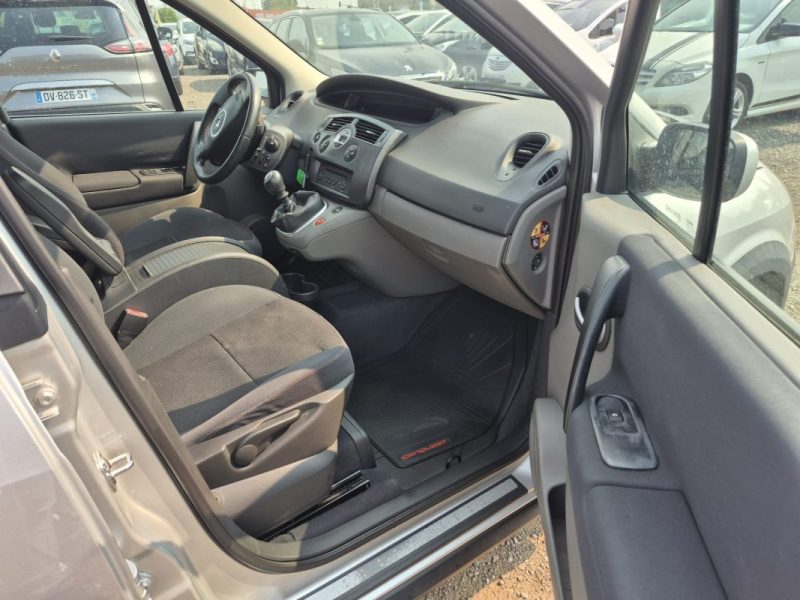 RENAULT Scénic  II CONOUEST  1.9 dCi 130cv