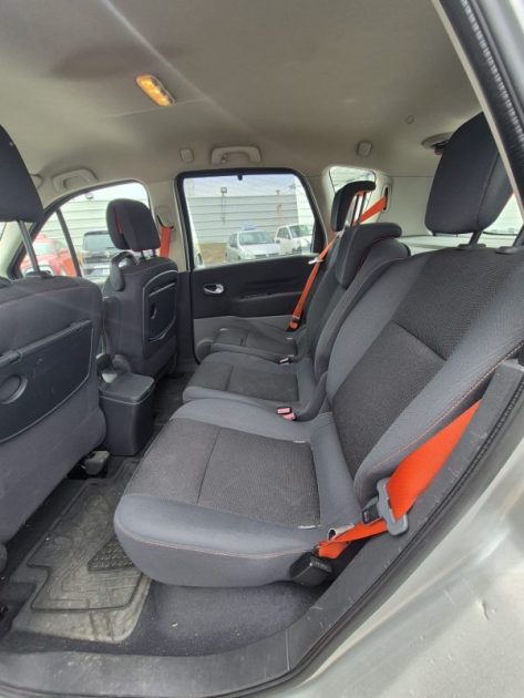 RENAULT Scénic HH-078-WQ - II 1.9 dCi 130cv