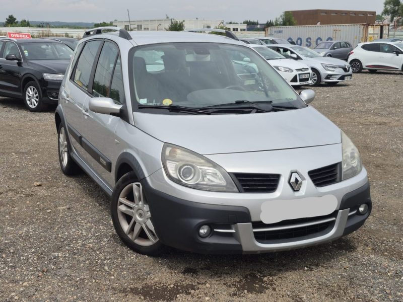 RENAULT Scénic HH-078-WQ - II 1.9 dCi 130cv