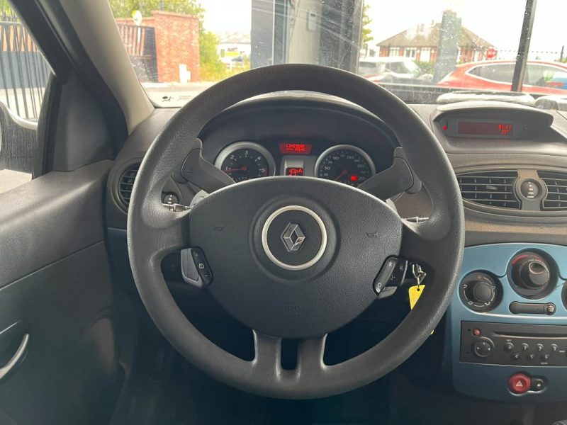 🚗 RENAULT CLIO III 1.5 DCI 85ch ⚙️ 🕹️ Boîte automatique