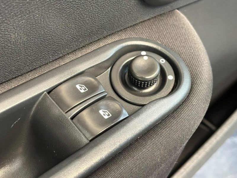 🚗 RENAULT CLIO III 1.5 DCI 85ch ⚙️ 🕹️ Boîte automatique
