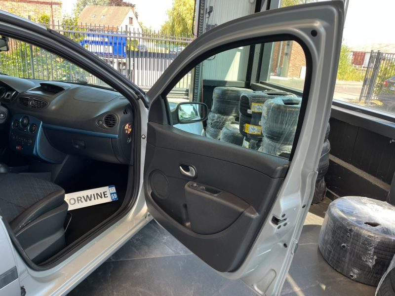 🚗 RENAULT CLIO III 1.5 DCI 85ch ⚙️ 🕹️ Boîte automatique