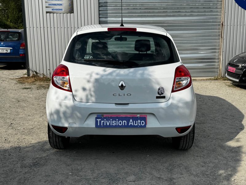 RENAULT CLIO 1.2 75CH 2014