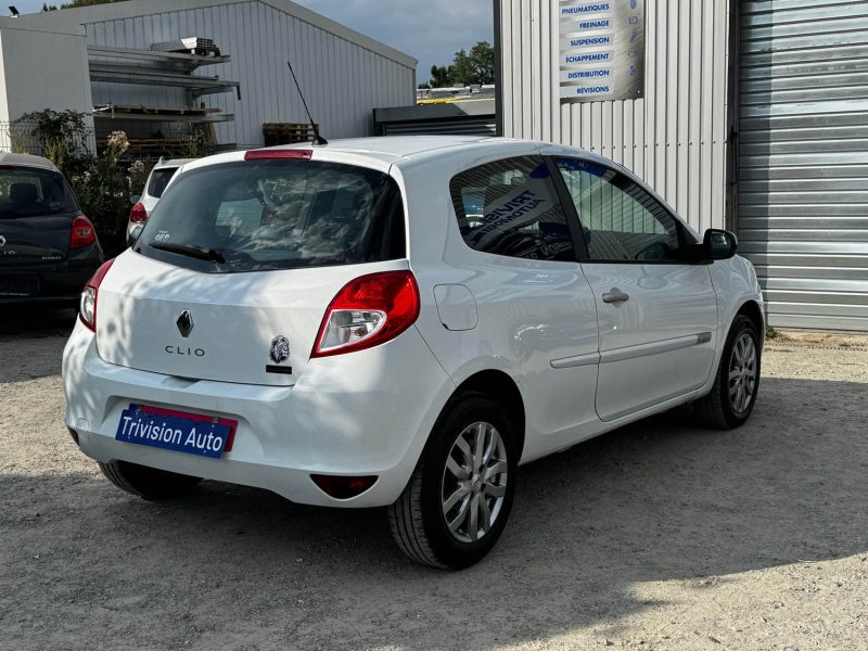 RENAULT CLIO 1.2 75CH 2014