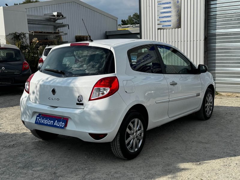 RENAULT CLIO 1.2 75CH 2014