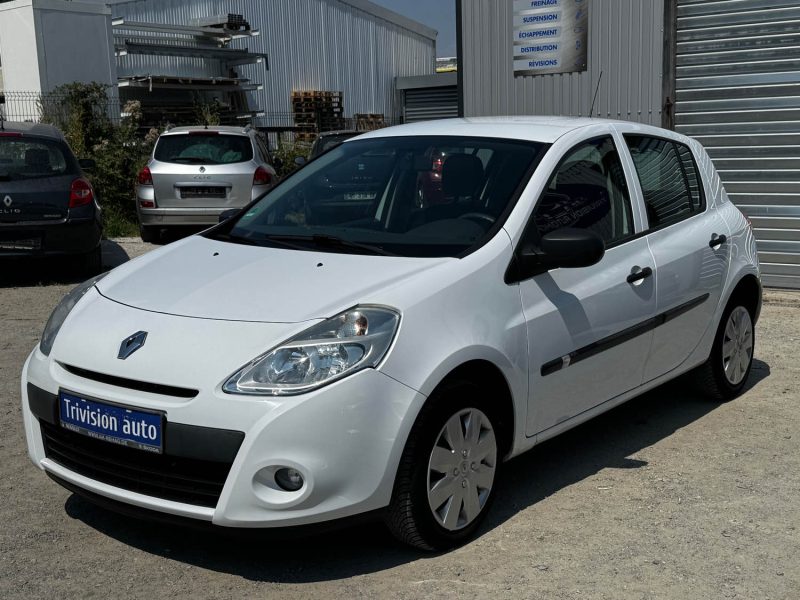 RENAULT CLIO 1.2 75CH 2009
