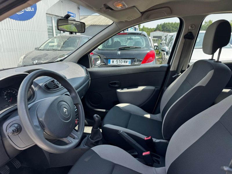 RENAULT CLIO 1.2 75CH 2009