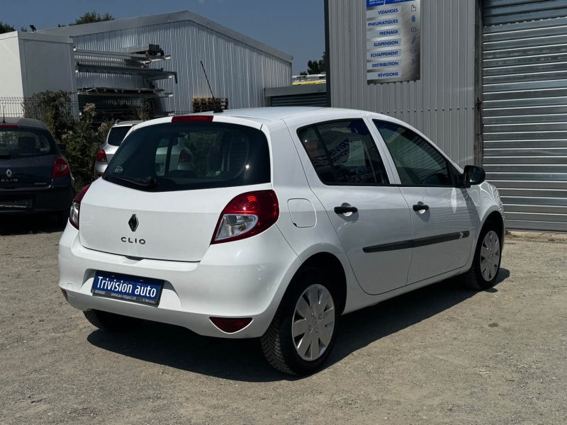 RENAULT CLIO 1.2 75CH 2009