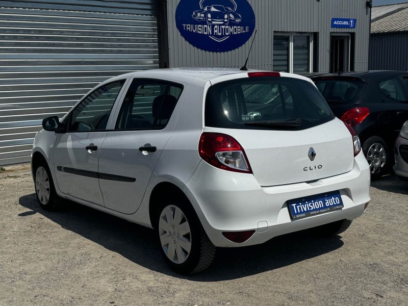 RENAULT CLIO 1.2 75CH 2009