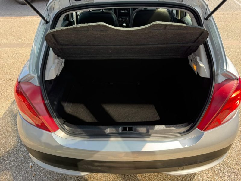Peugeot 207 1.4E 75Ch Urban - 85 265 km