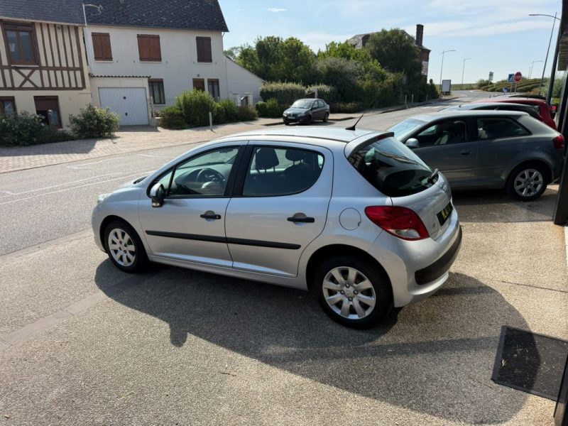 Peugeot 207 1.4E 75Ch Urban - 85 265 km