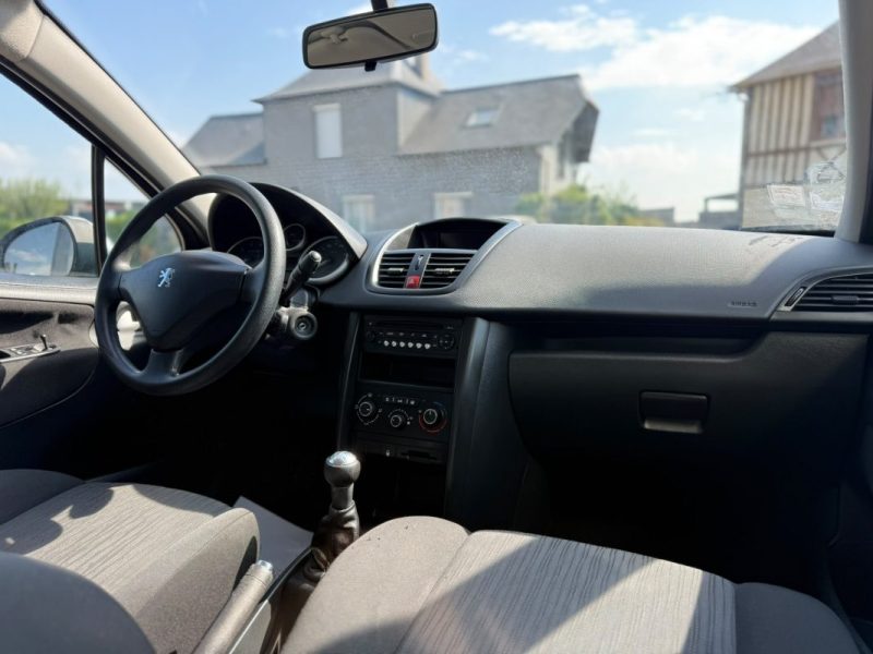 Peugeot 207 1.4E 75Ch Urban - 85 265 km