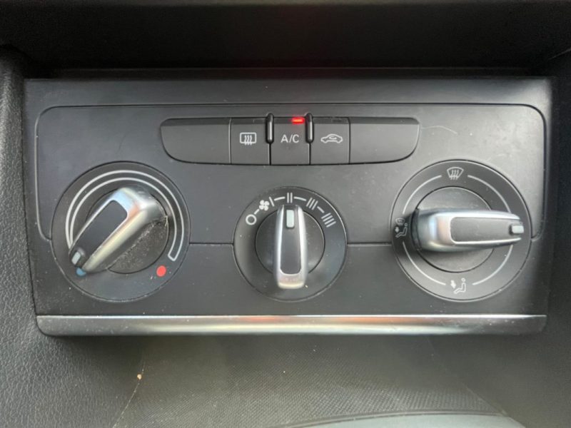 AUDI Q3 Attraction 120 ch Phase 2 2.0 TDI Radar de recul