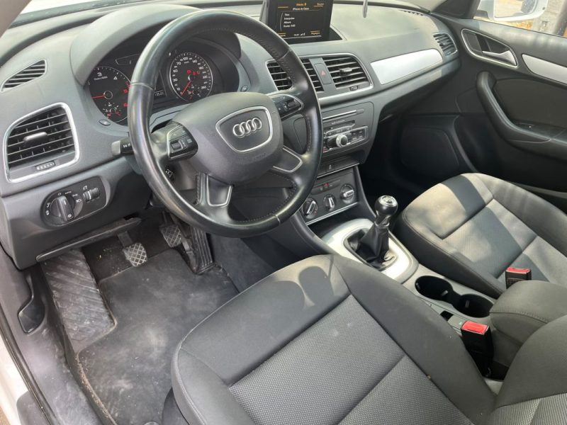 AUDI Q3 Attraction 120 ch Phase 2 2.0 TDI Radar de recul