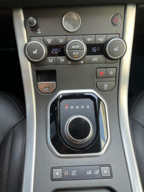 RANGE ROVER Evoque SE Plus 180 ch Phase 2 2.0 TD4 4WD BVA9 Caméra de recul / Volant chauffant 