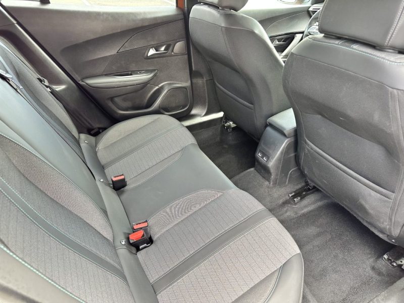PEUGEOT 2008 1.5 BLUE HDI 130CV ALLURE EAT 2023 ENTRETIEN & GARANTIE 6 MOIS