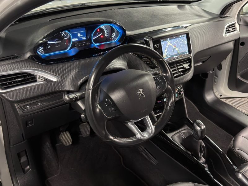 PEUGEOT 2008 1.2 PURE TECH 82 Cv ALLURE - CAMERA / GPS CARPLAY / REGULATEUR - GARANTIE 12 MOIS