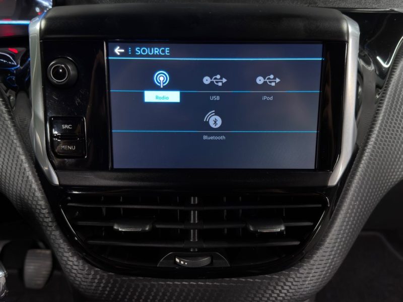 PEUGEOT 2008 1.2 PURE TECH 82 Cv ALLURE - CAMERA / GPS CARPLAY / REGULATEUR - GARANTIE 12 MOIS