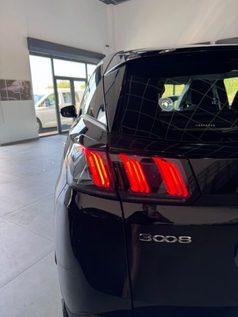 PEUGEOT 3008 II BLUE HDI 130cv EAT8 / PHASE 2 / 2022 / 1ERE MAIN 