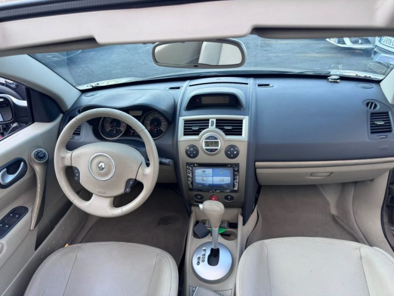 RENAULT MEGANE CC 1.6i 110cv Boite Auto  PHASE 2 / XENON / LUXE PRIVILEGE