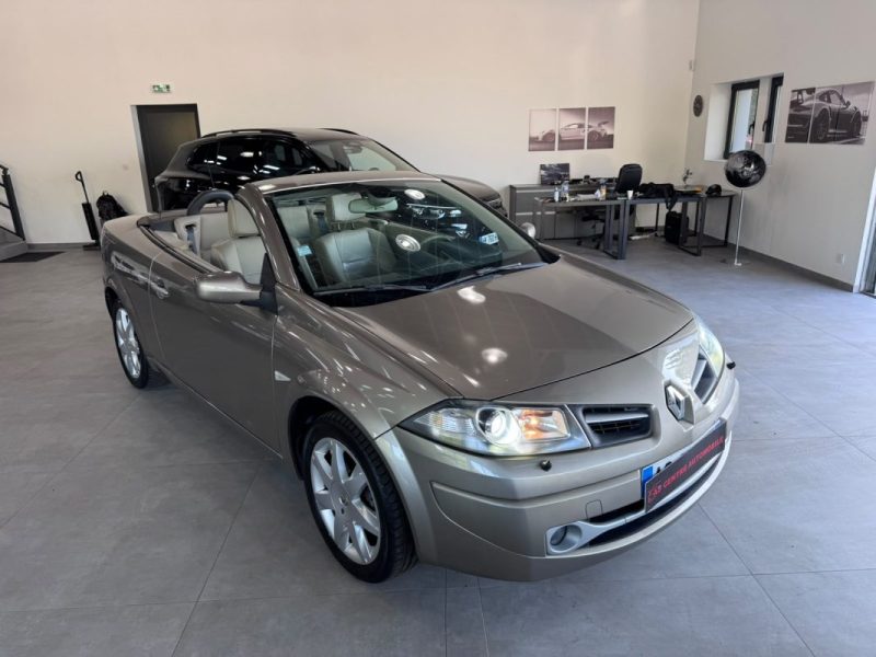 RENAULT MEGANE CC 1.6i 110cv Boite Auto  PHASE 2 / XENON / LUXE PRIVILEGE