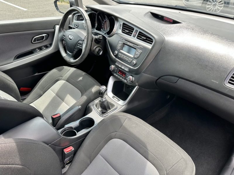 KIA CEE-D 1.6 CRDI 128CV ACTIVE 2016 ENTRETIEN & GARANTIE 6 MOIS