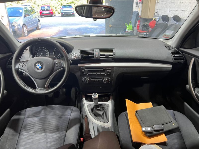 B.M.W. SERIE 1 118D 2.0L 143ch CONFORT, Carnet d'entretien, Climatisation 