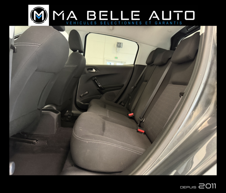PEUGEOT 208 1.2 PureTech 82 Style – GPS – Radar de recul – Bluetooth