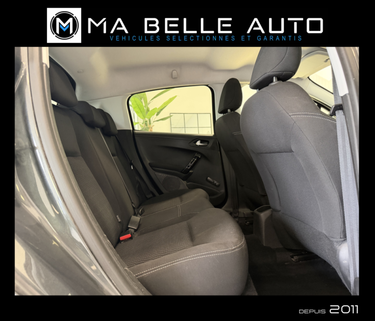 PEUGEOT 208 1.2 PureTech 82 Style – GPS – Radar de recul – Bluetooth