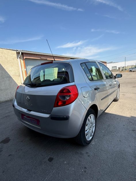 RENAULT CLIO III CONFORT DYNAMIQUE 1.4 16V 2007