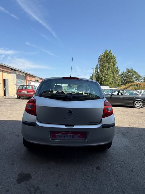 RENAULT CLIO III CONFORT DYNAMIQUE 1.4 16V 2007