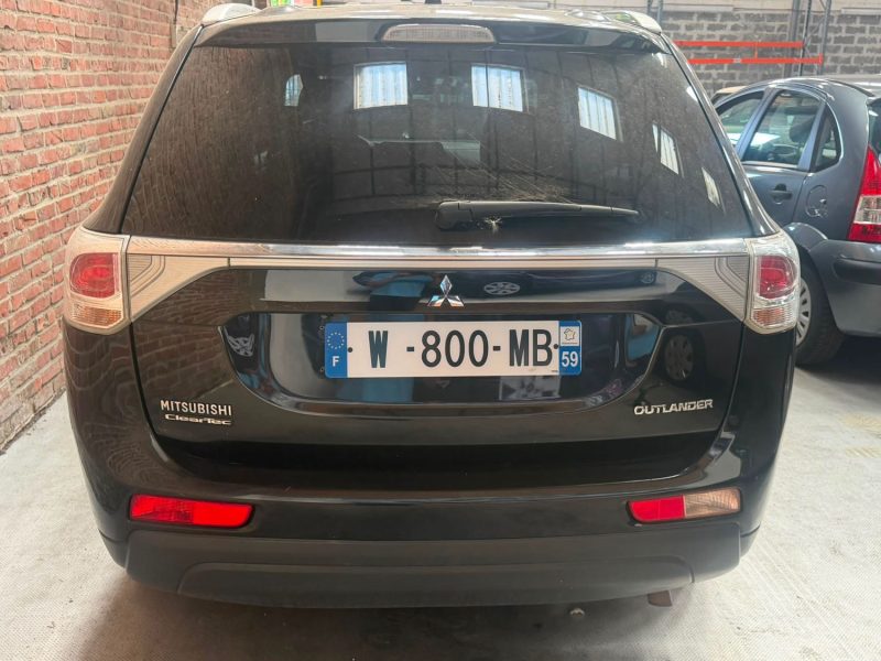 MITSUBISHI OUTLANDER 2.2 DI-D 150 CV INTENSE  2015