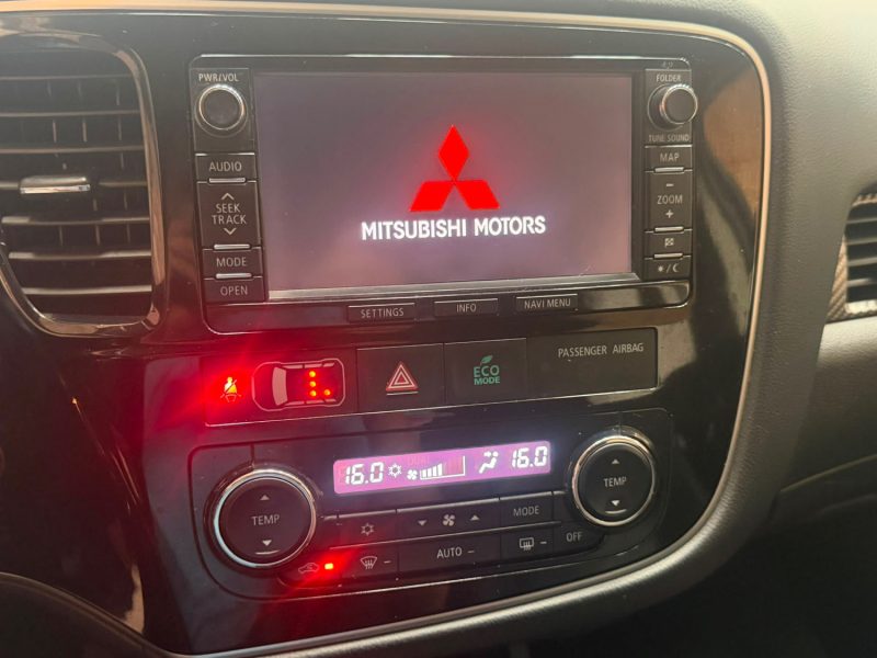 MITSUBISHI OUTLANDER 2.2 DI-D 150 CV INTENSE  2015