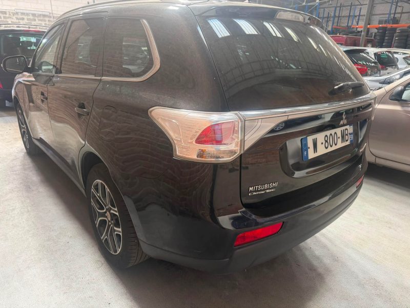 MITSUBISHI OUTLANDER 2.2 DI-D 150 CV INTENSE  2015