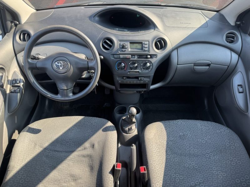 TOYOTA YARIS 75D-4D LINEA TERRA 2004