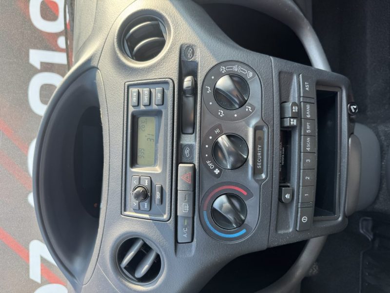 TOYOTA YARIS 75D-4D LINEA TERRA 2004